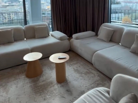 🌟 Shitet 2+1+2 – Rezidenca Premium Lake View pranë Liqenit, Tirane