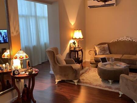 SHITEt APARTAMENT 2+1 &  Garsionere prane Amabasades Amerikane