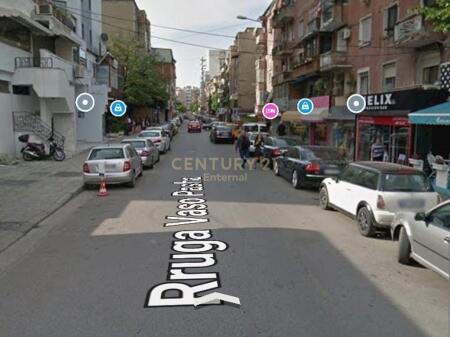 Unità Commerciale in Vendita in Blocco