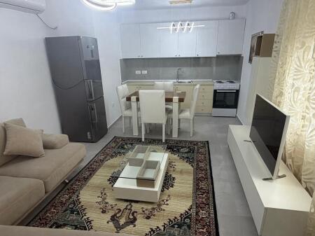 APARTAMENT ME QERA 2+1 STACIONI TRENIT 650 EURO