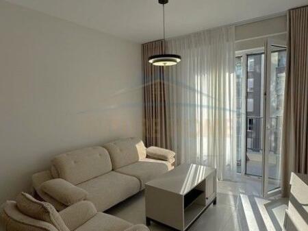 Qera Apartament 2+1+Post Parkimi,Komuna e Parisit