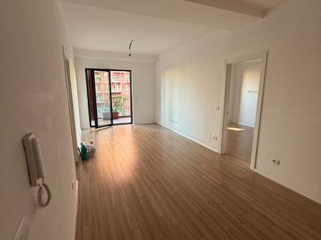 Zyre me qera tek Garden Building Tirane