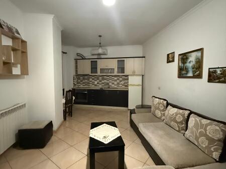 Affittasi – Appartamento 1+1 📍 Porcelan, Via Xhanfize Keko