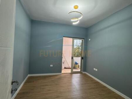 Shitet, Apartament 2+1,Fresk, Tirane