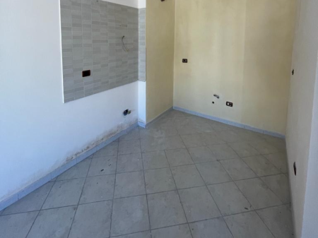 Shitet 1+1te vala park durres