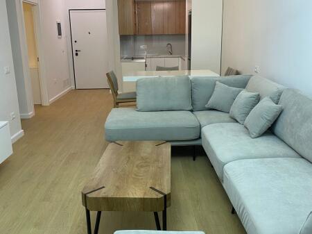 2+1,arredato,via peti vicino al complesso greco, 800 euro