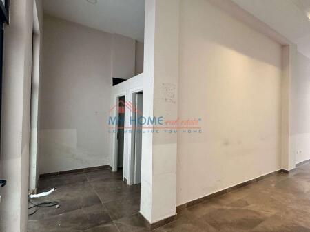 Shop for rent at 21 Dhjetori in Tirana