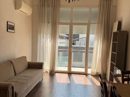 🏢Tek Zogu i Zi,prane Ring Center jepet me qera apartament 2+1+2i mobiluar  65,000Leke   