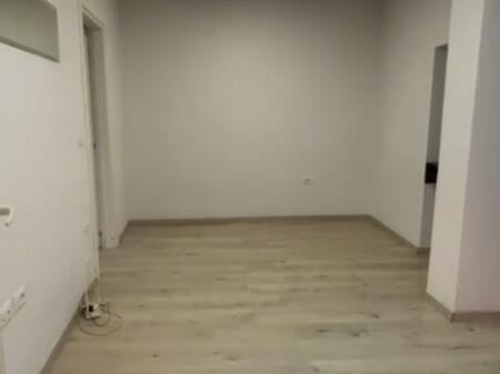 Villa su due piani in affitto di fronte al Ginnasio “Partizani”