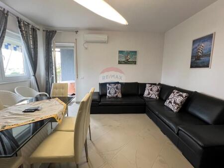 2+1 Apartment for Rent with Front Sea View & Garage – Lungomare, Vlora (Oslo Area)