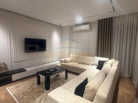 Qira , Apartament 2+1 + Post Parkimi , Pazari i Ri , Tirane