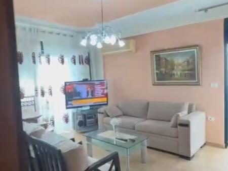 INVESTIM, Shitet apartament 2+1+2 tualete te Zogu i Zi prane Mozaikut te Tiranes !!