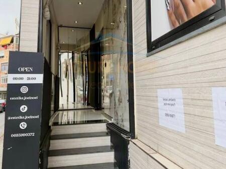 Qera, Ambient Komercial, Rruga e Kosovarve