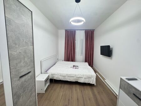 Shitet apartament 1+1 në Komunën e Parisit