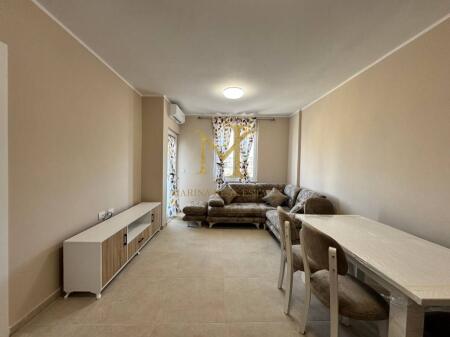 Qira apartament 1+1 ne Golem. Pallati i ri