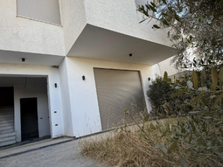 🏡 VILLA FOR SALE IN SELITË – NEAR THE SUN HILL ⚜️  📍 Location: Selitë, just a few minutes from Sun Hill Elite area, very quiet and surrounded by greenery 🌿 🛠 Year of construction: 2022 🚗 Garage: For 2 cars (included in the price)  📐 Property areas: ▪️ Total area: 175.4 m² ▪️ Construction area (net): 149.6 m² ▪️ Common area: 25.8 m² ▪️ Veranda: 51.5 m² with panoramic view of Tirana 🌇  🔹 Villa layout: 🛋️ Spacious and very bright living room 🍽️ Separate kitchen area 🛏️ 3 bedrooms 🚿 3 modern bathrooms 🌿 Large veranda with direct access from the interior spaces  ✨ Quality & advantages: ✔️ Regular volume and functional layout ✔️ Quality works (double gypsum + stone wool for maximum insulation) ✔️ Clean air, quietness and privacy ✔️ Villa sold unfurnished  💰 Price: 360,000 €  📞 For more information or to arrange a property visit, contact: 