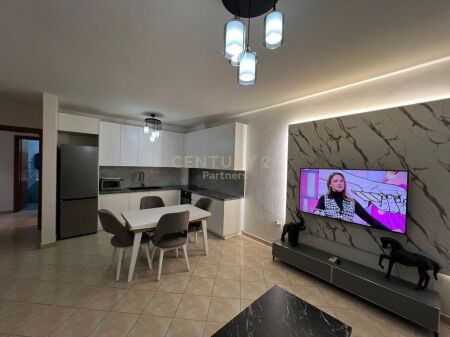 APARTAMENT 2+1+2 PËR QIRA – GLOBE, Ish Parku TIRANË