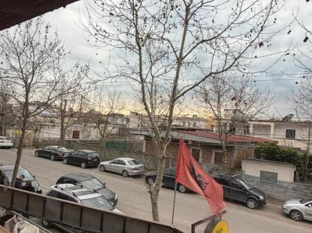 Business premises for rent located in the hospital next to the main road Petrit Llaftiu