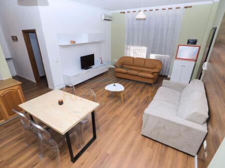 Qera, Apartament 1+1, Rruga e Barrikadave, Tiranë