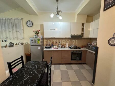 🌟 Appartamento 2+1 in Vendita a Xhamllik – Posizione Pratica a Tirana