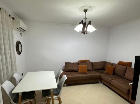 For rent Apartment 2+1, between Pediatrics and Xhamlliku 550 thousand leke