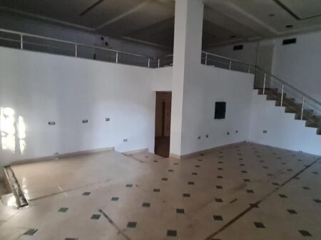 AMBJENT PER MAGAZINIM ME QERA, YRSHEK