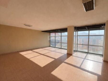 ESCLUSIVO AMBIENTE COMMERCIALE IN AFFITTO KINOSTUDIO !