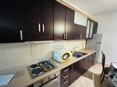 Jepet apartament me qera 2+1, Komuna e Parisit