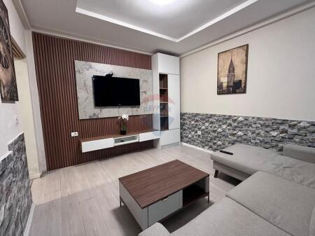 Jepet me qira apartament 2+1 + post parkimi!