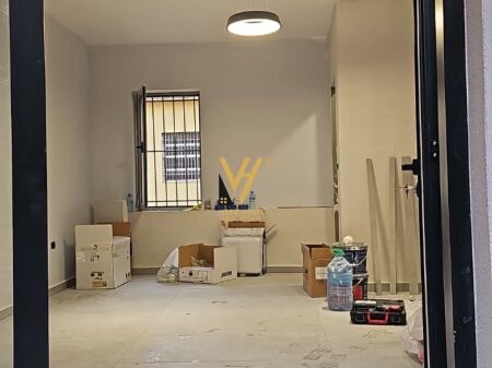 LOCALE COMMERCIALE 24 M2 IN AFFITTO A HIM KOLLI 50.000 LEKE