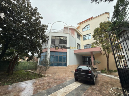In vendita, villa su 4 piani + seminterrato, Ville Tedesche, Tirana