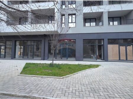 🏬 Ambient Biznesi Premium me Qira – Lungomare, Vlorë