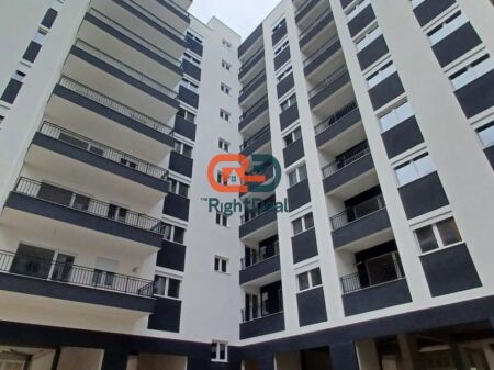 A Paskuqan presso Platinium 1, Appartamento 2+1+2 con Planimetria Regolare in Vendita!!!