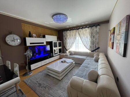 Shitet apartament 2+1 i mobiluar ne Don Bosko