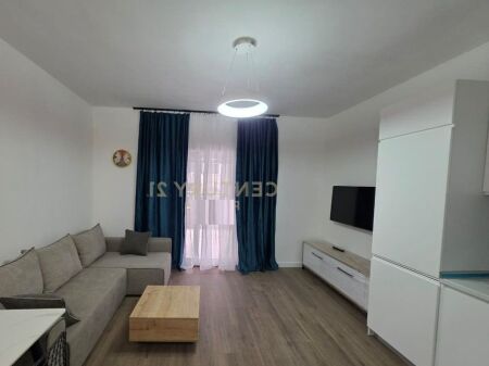 APARTAMENT 1+1+VERANDE, KOMUNA E PARISIT, PRANE LULISHTES 1 MAJI