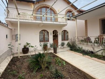 ✨ In Affitto – Villa 2+1 Confortevole a Xhamllik, Tirana