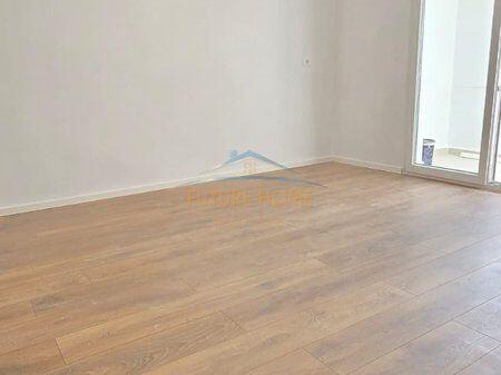 Shitet, Apartament 1+1+Depo, Rruga Kongresi i Lushnjes, Tirane.