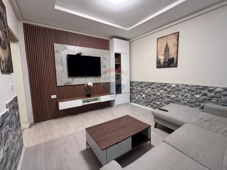 Jepet me qira apartament 2+1 + post parkimi!
