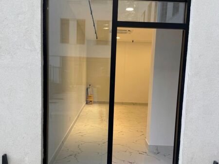 🏡 Jepet me qera ambient bisnesi tek Donika Center,Rruga Mine Peza!