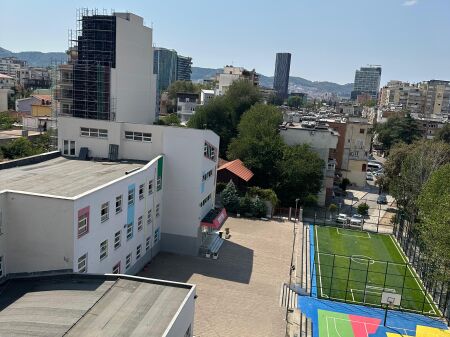 Zyre ose apartament per qira