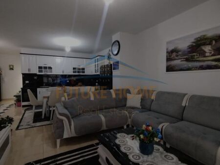 Shitet, Apartament 1+1, Kamez