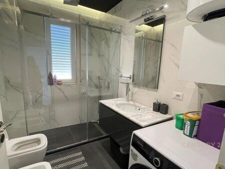 SHITET APARTAMENT 1+1 NE VLORE PRANE MARINA BAY