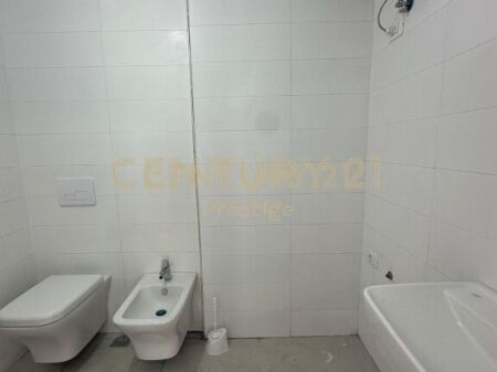 AMBIENTE PER UFFICI CON POSTO AUTO PRESSO L'EX STAZIONE FERROVIARIA