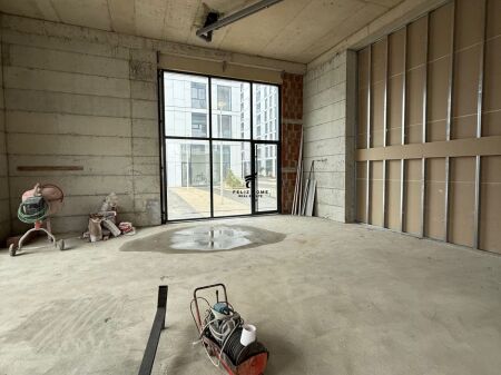 SHOP FOR RENT 786 M2 FORMER CUSTOMS 8000 EURO