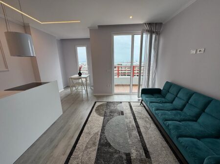 Shitet Apartament 1+1