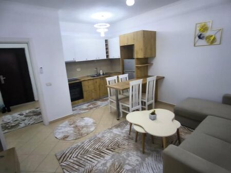 Jepet me qira apartament 1+1 në Astir!