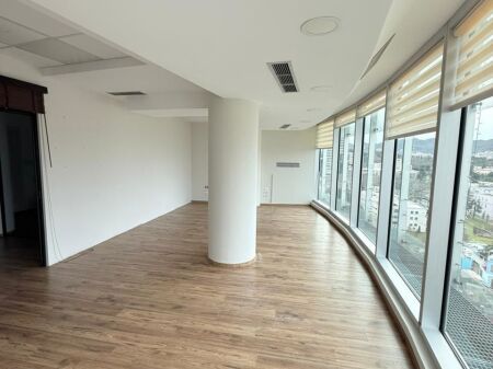 AMBIENT PER ZYRE ME QIRA TE GALERIA  ETC QENDER