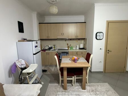 Astir, jepet me qira apartament 1+1!