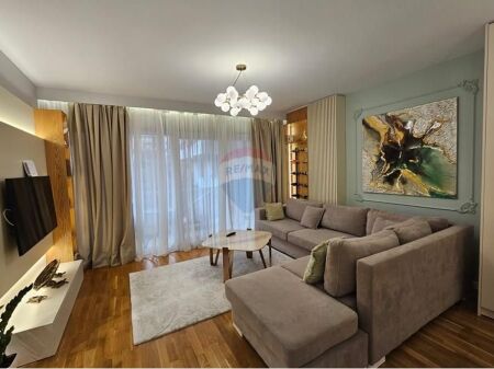 Apartament 1+1 per qira tek Rruga e Barrikadave!