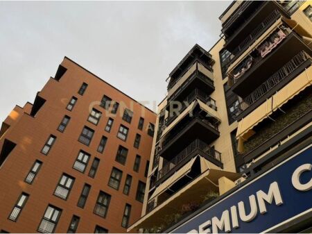 Apartament 3+1+2 për shitje në Rrugën e Kosovareve,